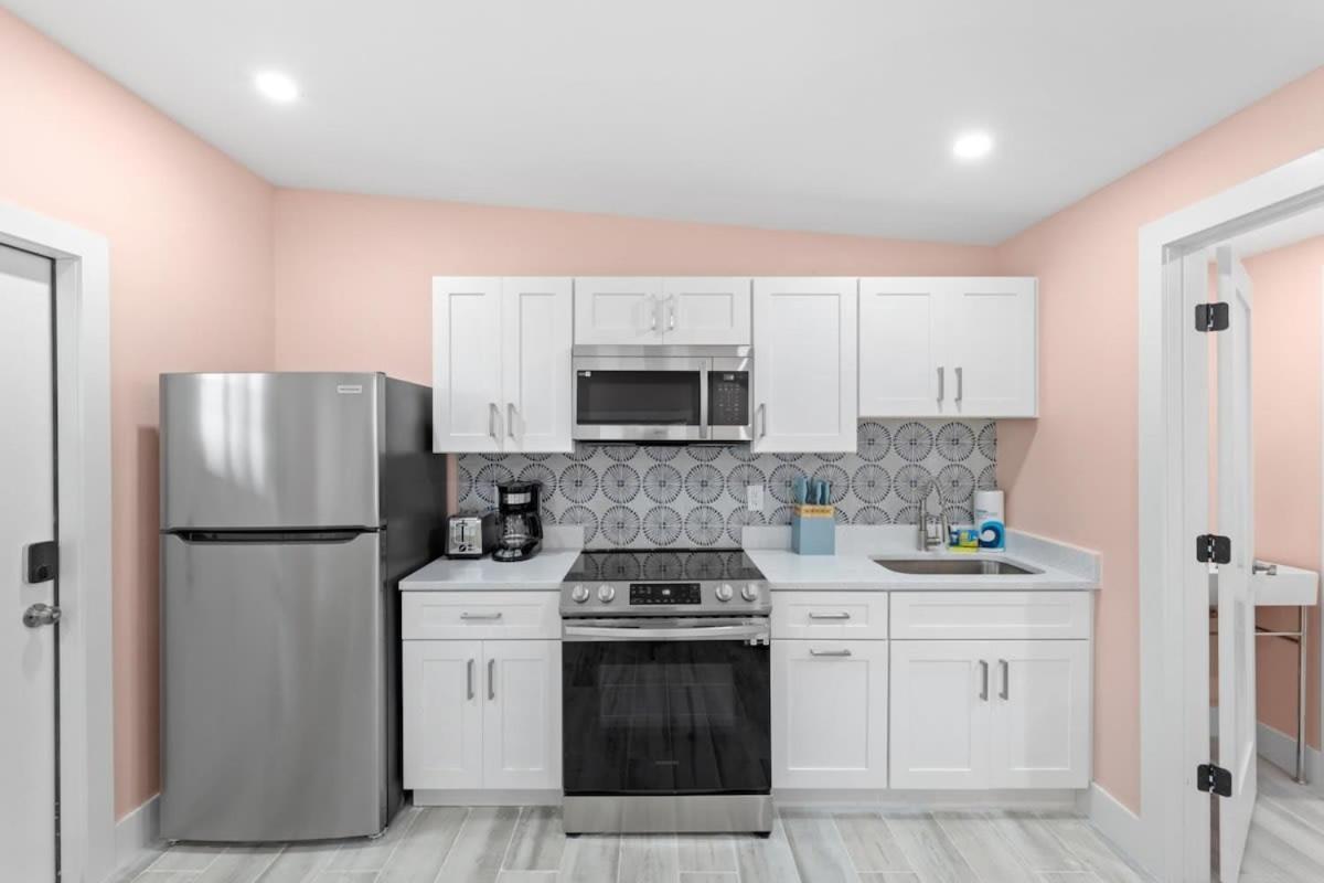 Charming Suite With Balcony And Bikes At Historic Sandpiper Inn Sanibel Luaran gambar