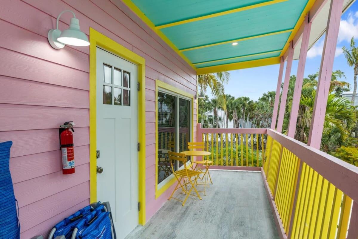 Charming Suite With Balcony And Bikes At Historic Sandpiper Inn Sanibel Luaran gambar